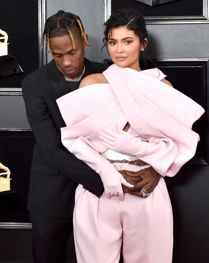 Kylie Jenner y Travis Scott provocan rumores de reconciliación después de compartir fotos coquetas