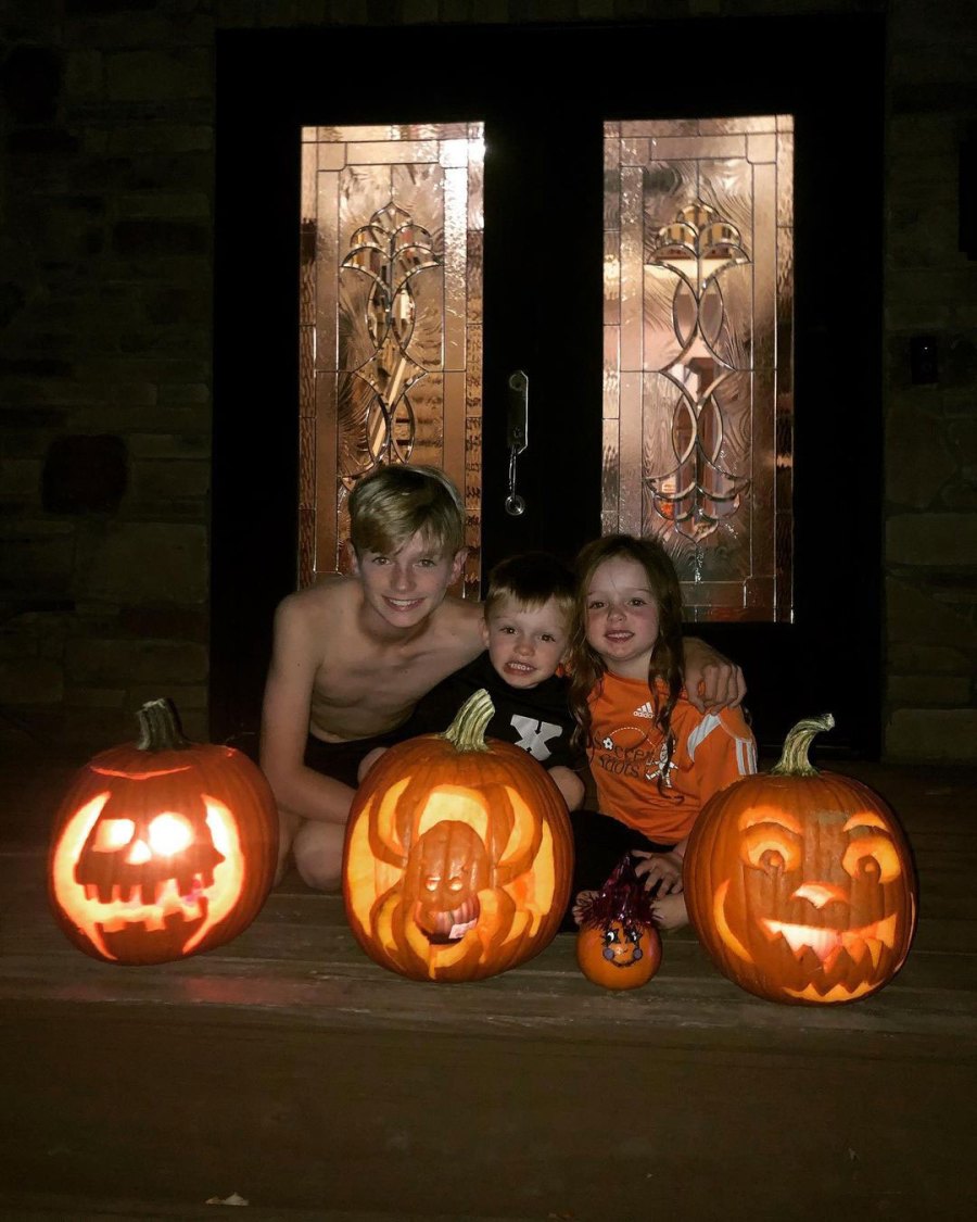 Maci Bookout McKinney Celebrity Parents Carving Pumpkins With Their Kids