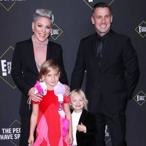 Pink, Carey Hart, Willow Sage Hart and Jameson Moon Hart Peoples Choice Awards Shoot Guns