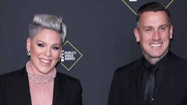 Pink, Carey Hart, Willow Sage Hart and Jameson Moon Hart Peoples Choice Awards Shoot Guns