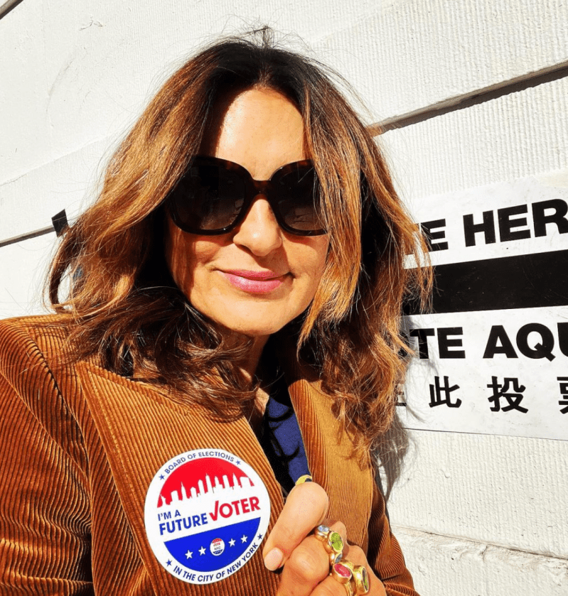 Mariska Hargitay 'I voted' sticker