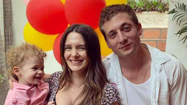 Shameless Jeremy Allen White Is Expecting 2nd Baby With Pregnant Wife Addison Timlin