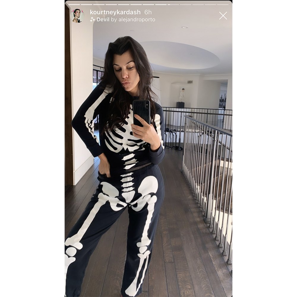 kourtney-kardashian-skeleton-pajamas
