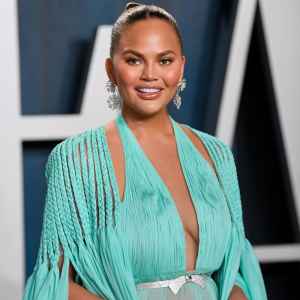 Chrissy Teigen Returns to Social Media After Pregnancy Loss