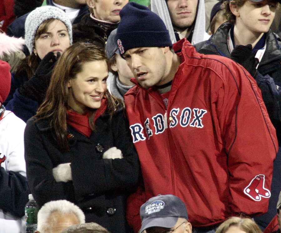 5 Ben Affleck and Jennifer Garner at the 2004 World Series