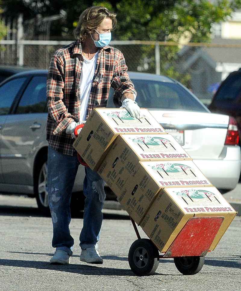 Brad Pitt Spotted Doing Charity Work in LA Amid Split From Girlfriend Nicole Poturalski