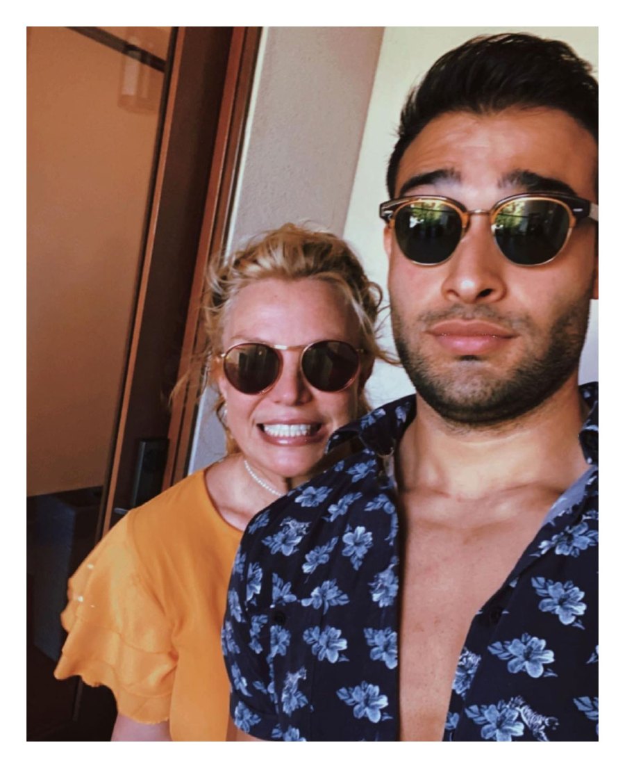 Britney Spears Jets to Hawaii for Early Birthday Trip With Boyfriend Sam Asghari