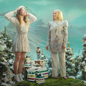 Catherine O'Hara and Annie Murphy in Hudson's Bay Holiday Campaign