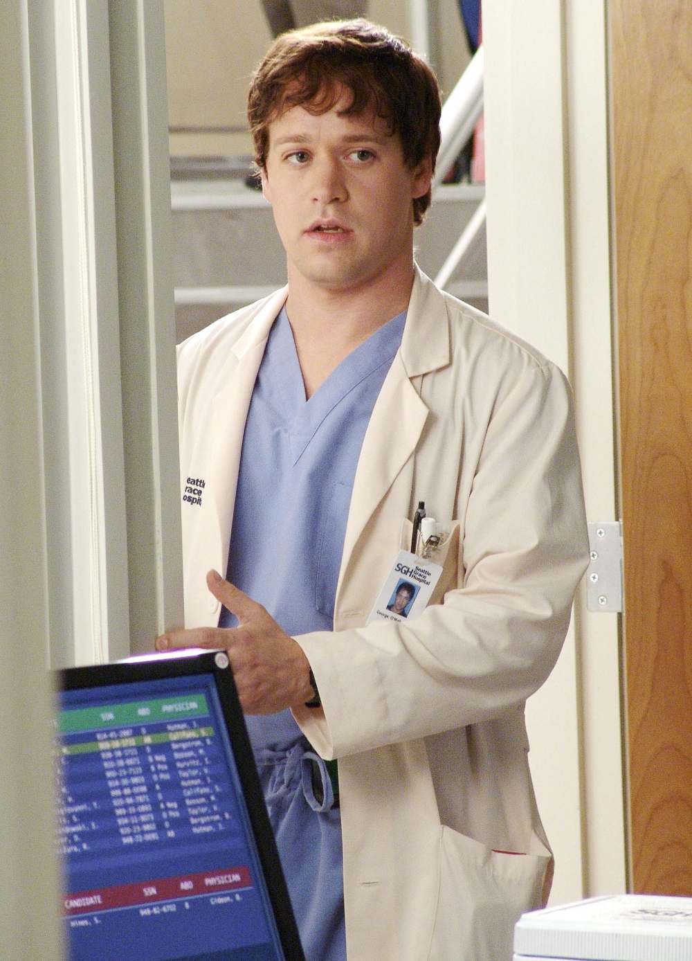 T.R. Knight Greys Anatomys Exits Who Quit Who Was Fired Who Is Down Come Back