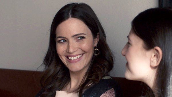 How Pregnant Mandy Moore Is Hiding Her Baby Bump on This Is Us