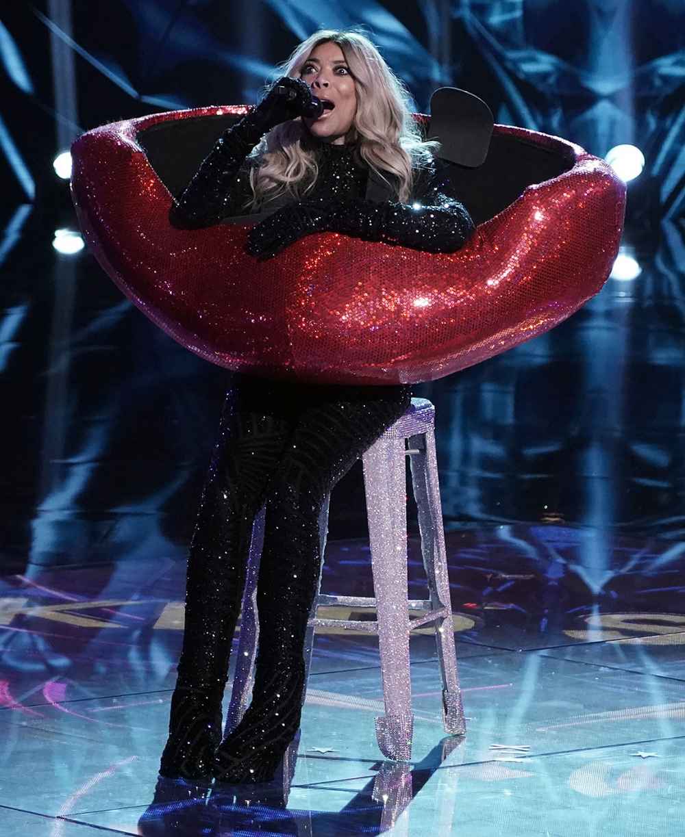 Jenny McCarthy Denies Getting Lip Injections After Wendy Williams Shade