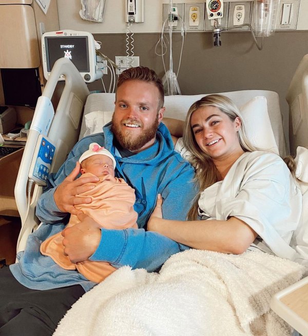 Lindsay Arnold Cries In Emotional Birth Video 1 Week After C Section