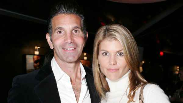 Lori Loughlin, Mossimo Giannulli Pay $400K Fines for College Scandal