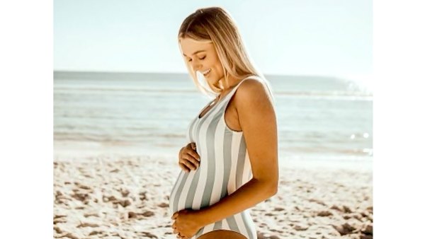 Pregnant Sadie Robertson Shows 17-Week Baby Bump Bathing Suit