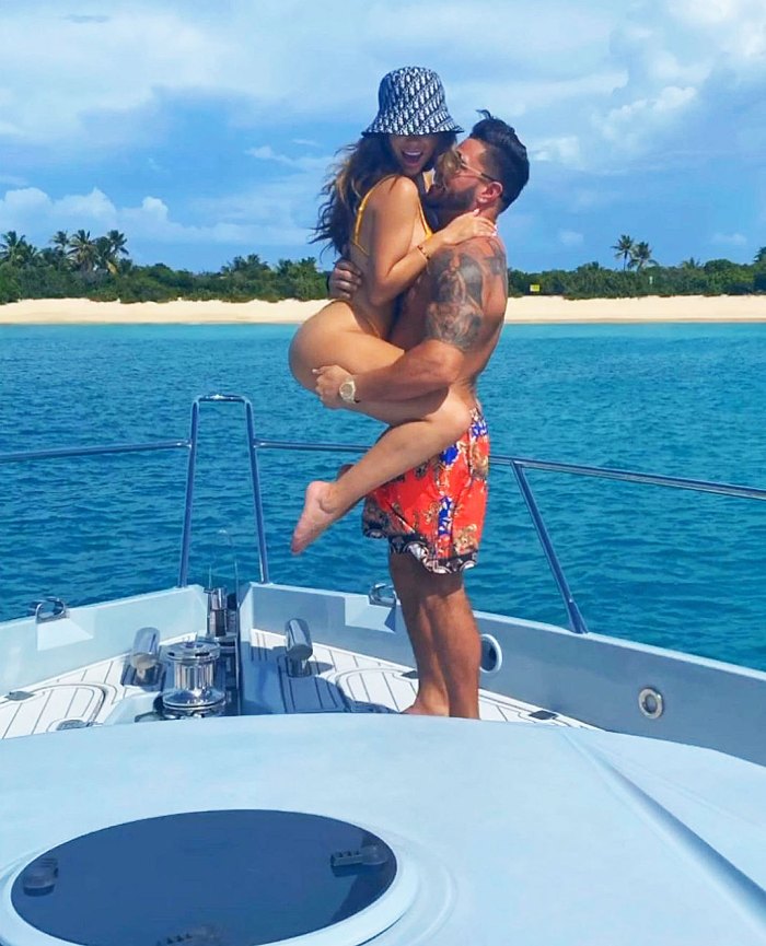 Ronnie Ortiz-Magro and his girlfriend. 