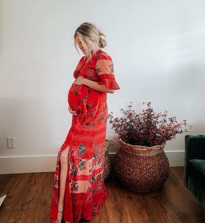 See Pregnant Witney Carson’s Baby Bump Album