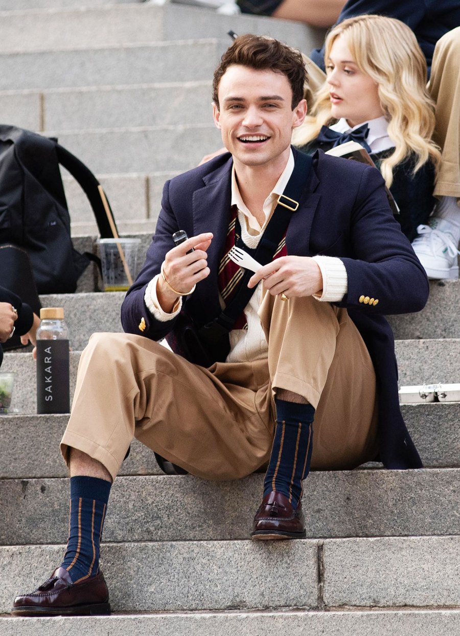 Thomas Doherty Meet the New Cast of Gossip Girl