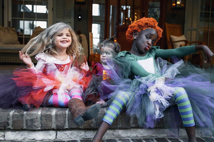 Thomas Rhett and Lauren Akins Daughters as Hocus Pocus Witches Halloween 2020