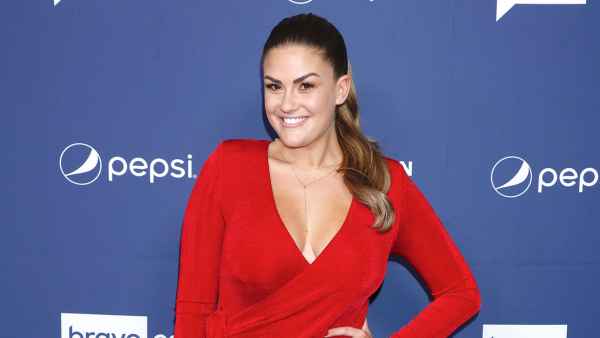 Vanderpump Rules Pregnant Brittany Cartwright Claps Back at Baby Bump Criticism