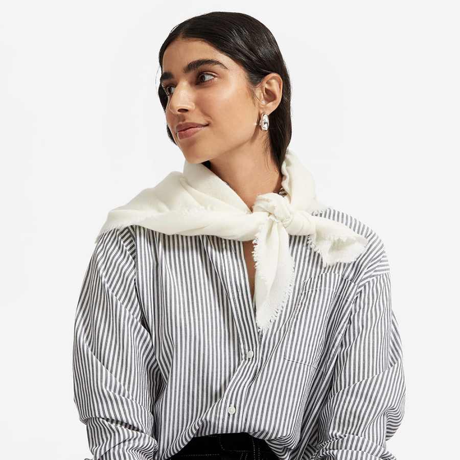 everlane-cashmere-scarf-soft-cozy-gift