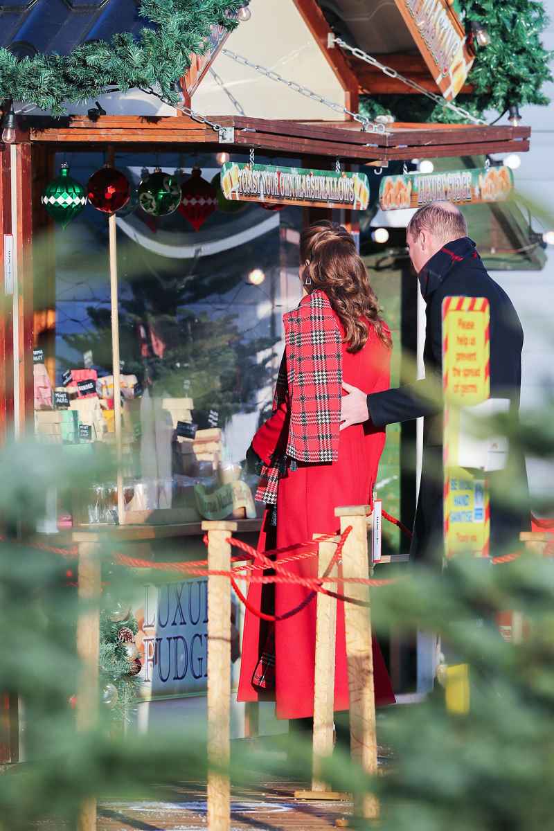 PDA at Marshmallow Stand Prince William and Duchess Kate Royal Train Tour
