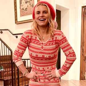 Jessica Simpson Shows Off 100-Lb Weight Loss in Christmas Onesie