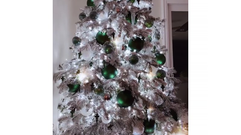 Kardashian Jenner Family Shows Off Their 2020 Christmas Decorations Khloe 01