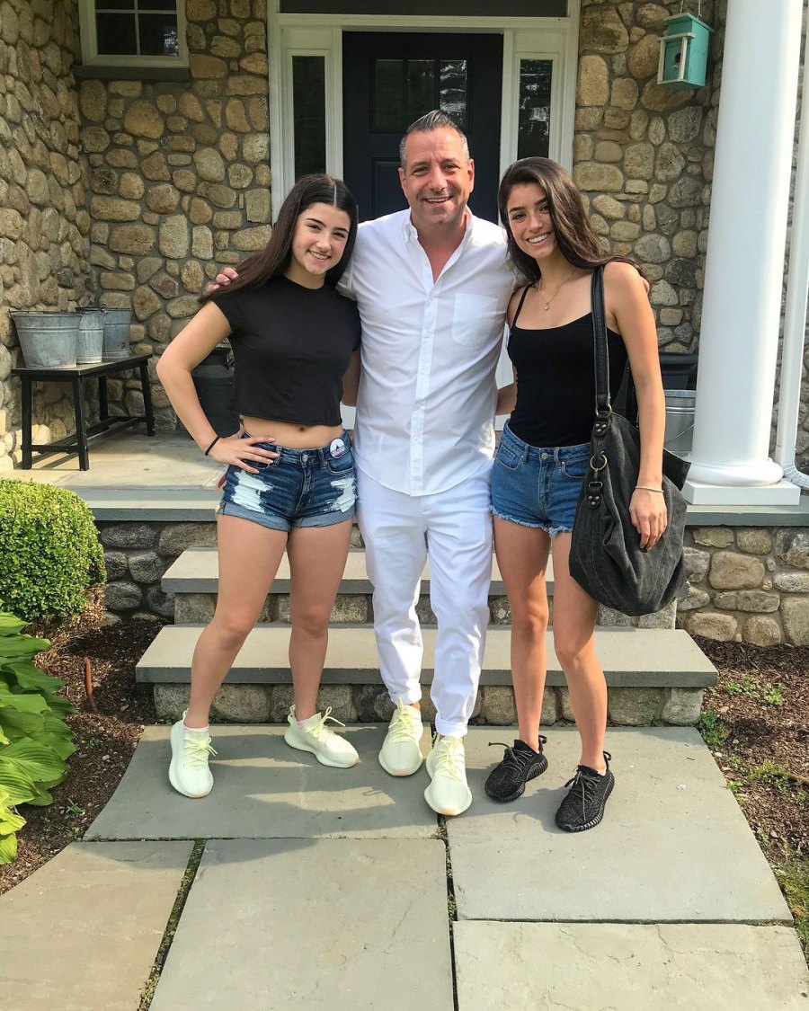 Lived in Connecticut Heidi D'Amelio Instagram TikTok Stars Charli D’Amelio, Dixie D’Amelio and Their Family