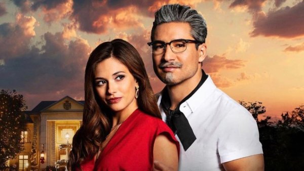 Mario Lopez Is Playing KFC's Colonel Sanders