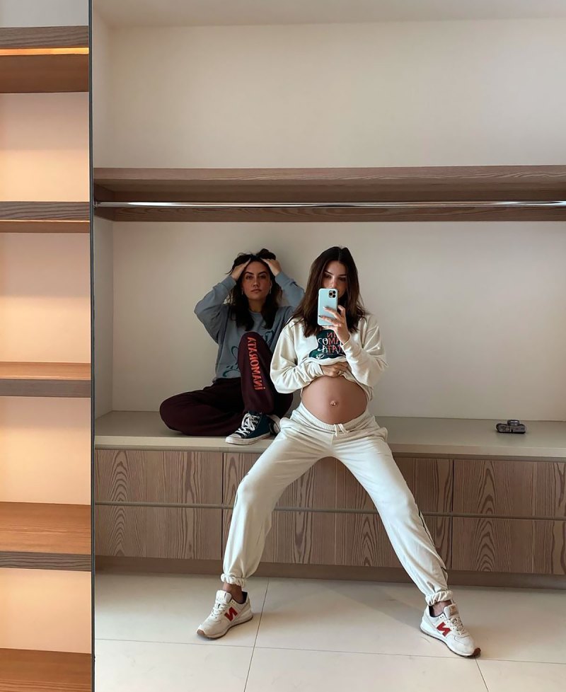 Pregnant Emily Ratajkowski Shows Off Growing Baby Bump in a Sweatsuit