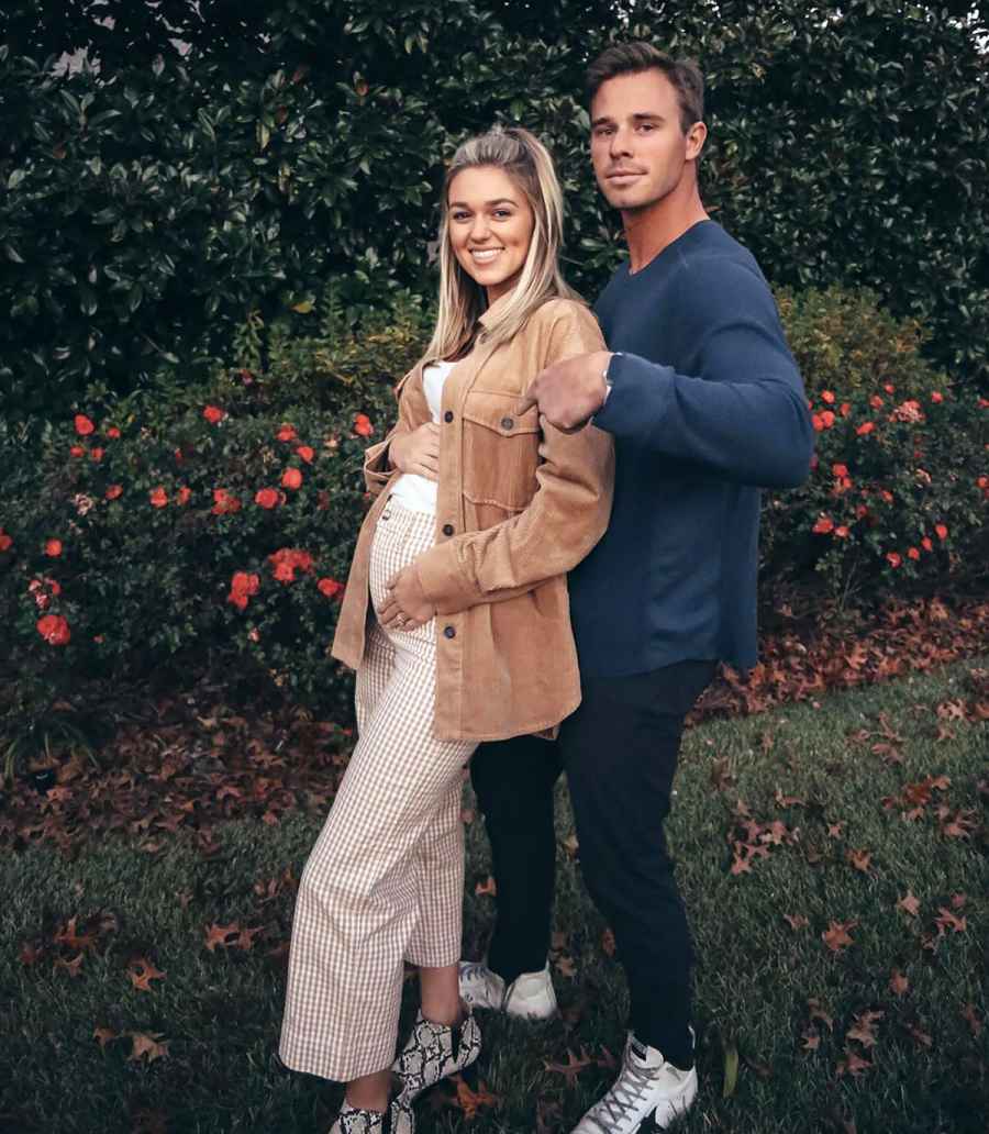 Sadie Robertson's Pregnancy Pics Ahead of 1st Child: Baby Bump Album