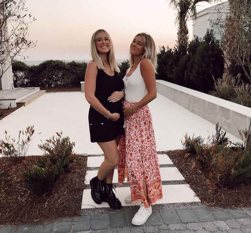 Sadie Robertson's Pregnancy Pics Ahead of 1st Child: Baby Bump Album