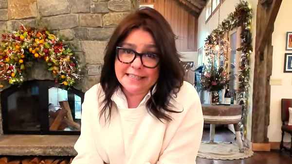 Rachael Ray Is Overcome With Emotion as She Debuts Christmas Decorations After Devastating House Fire