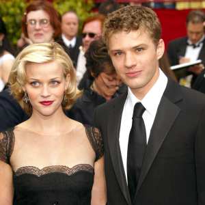 Reese Witherspoon Recalls Being Flummoxed by Ryan Phillippe Talking About Money at 2002 Oscars