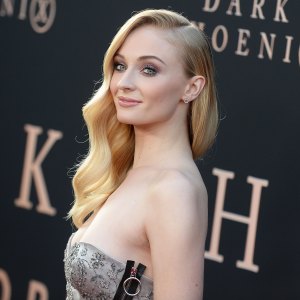 Sophie Turner Slams Anti-Maskers: I Wore One Giving Birth