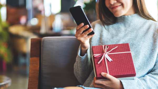 holiday-shipping-deadline-package-gift