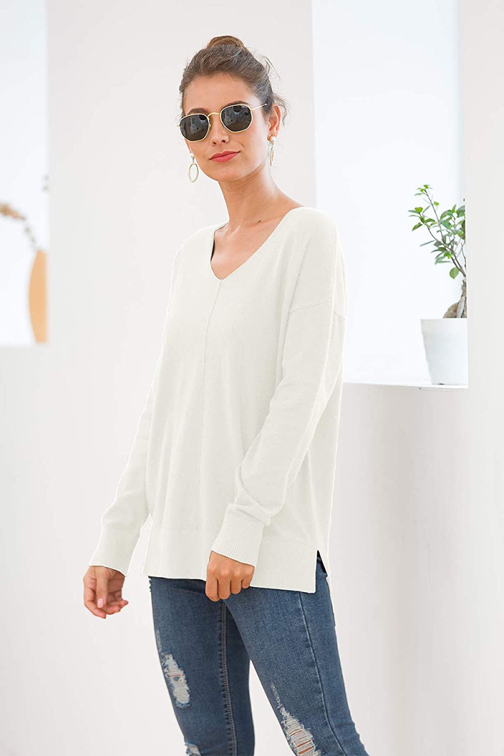 Jouica Lightweight V-Neck Pullover Sweater