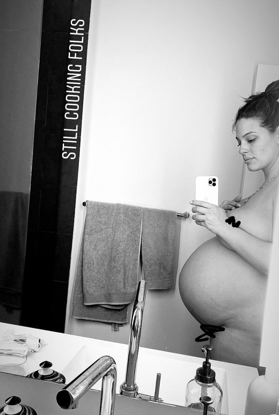 Ashley Graham Celebrities Who Have Posed Nude While Pregnant