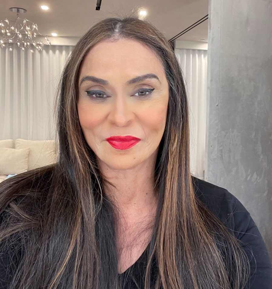 Blue Ivy does Grandma Tina Lawson's Makeup — and it's Perfect!