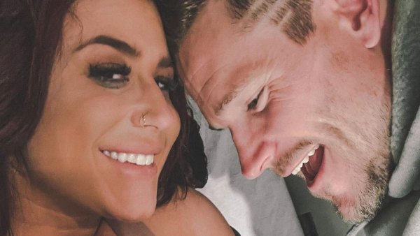 Chelsea Houska Shares Hospital Selfie With Husband Cole DeBoer and Infant Daughter Walker