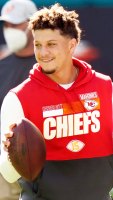 Chiefs QB Patrick Mahomes Is Doing Great After Leaving Game Concussion