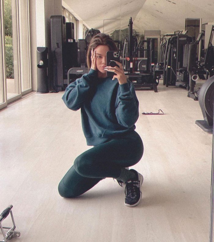 Khloe Kardashian Fans Mistake Her for Sister Kendall Jenner in Workout Selfie