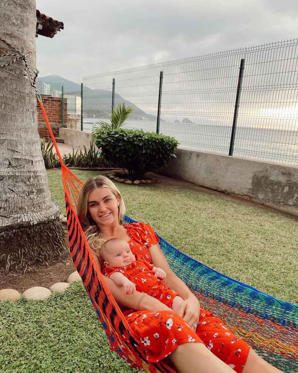 Lindsay Arnold No One Prepared Me for Nipple Pain While Breast-Feeding 2