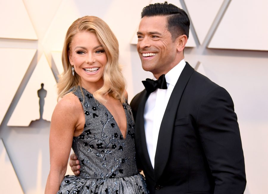 Mark Consuelos Leaves NSFW Comment on Kelly Ripa’s Instagram Pic