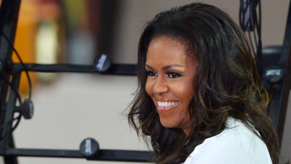 Michelle Obama's Makeup-Free Selfie Is a Thing of Beauty