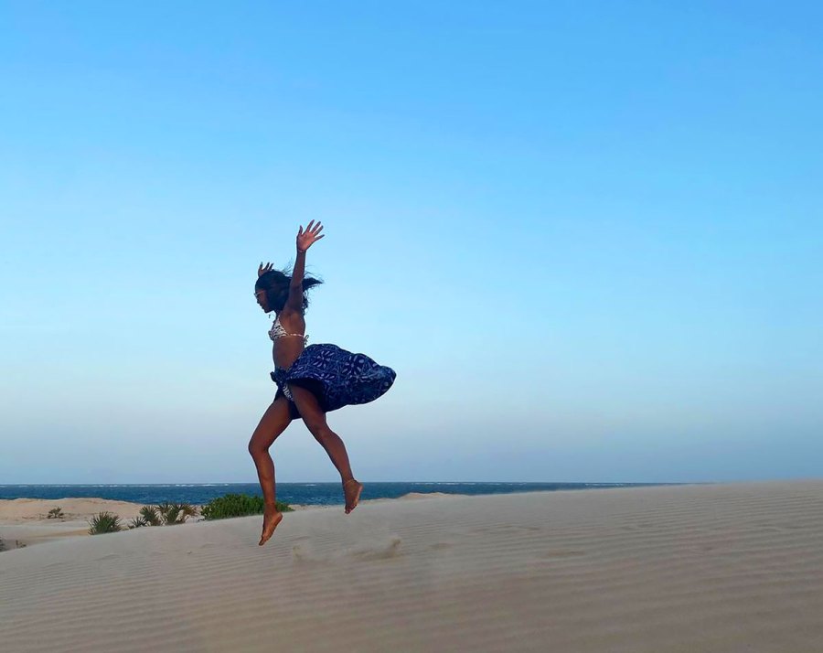 Naomi Campbell, 50, Shows Off Her Flawless Sense of Style and Killer Abs