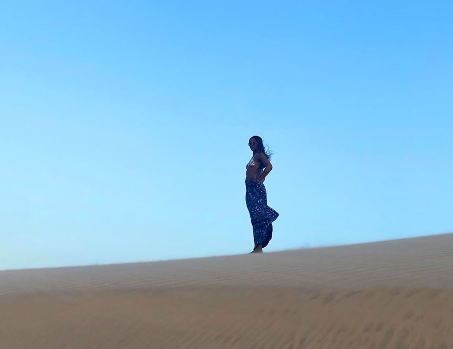 Naomi Campbell, 50, Shows Off Her Flawless Sense of Style and Killer Abs