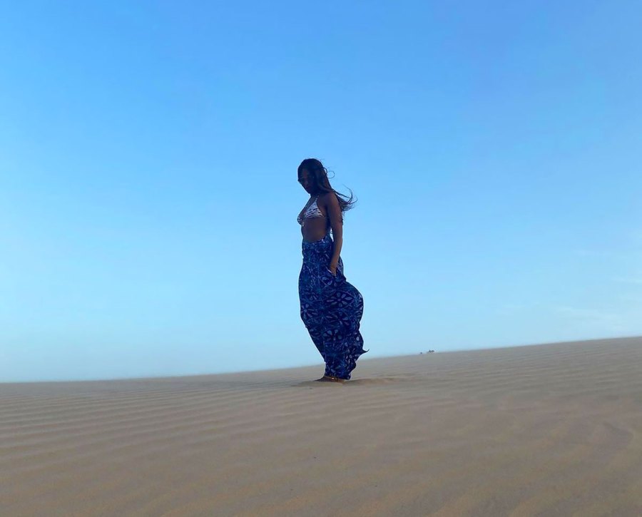 Naomi Campbell, 50, Shows Off Her Flawless Sense of Style and Killer Abs