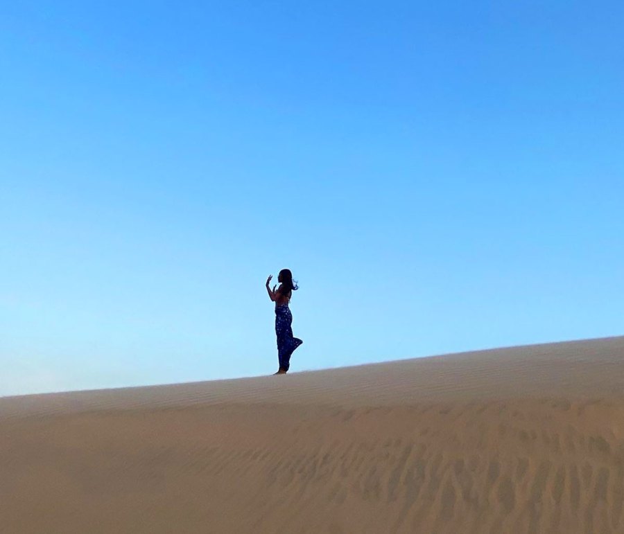 Naomi Campbell, 50, Shows Off Her Flawless Sense of Style and Killer Abs