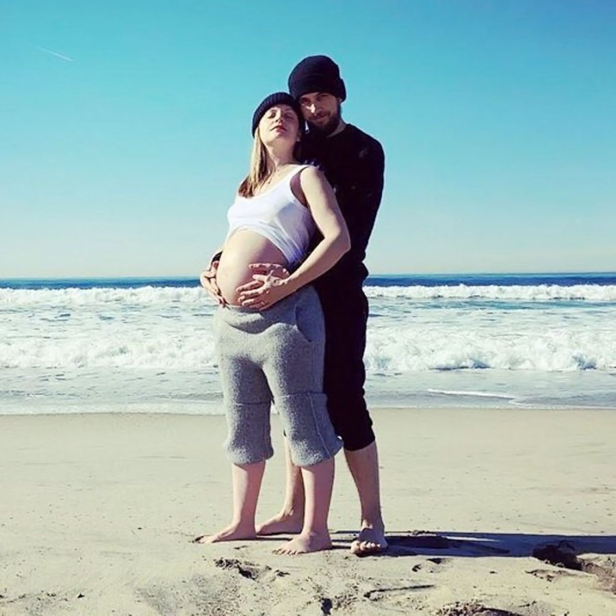 Mena Suvari Pregnant Celebrities Showing Baby Bumps 2021